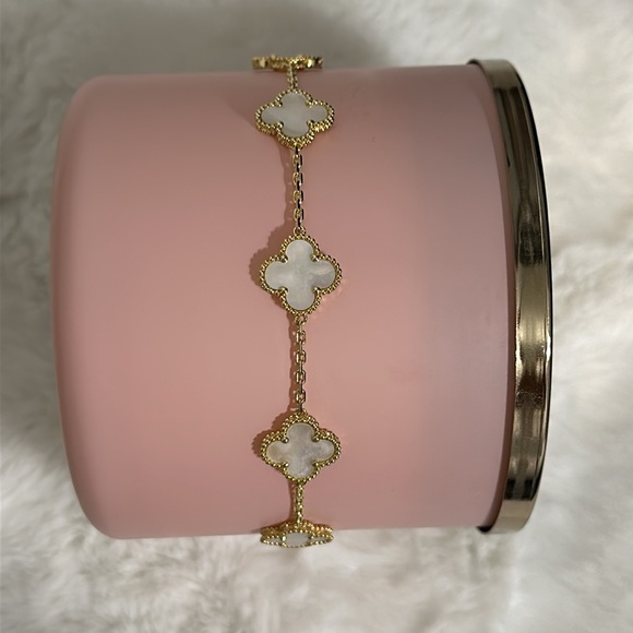 Clover Bracelet 18K Gold Plated—Mother Of Pearl— - Picture 5 of 10